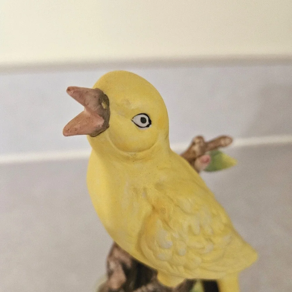N/A vintage canary